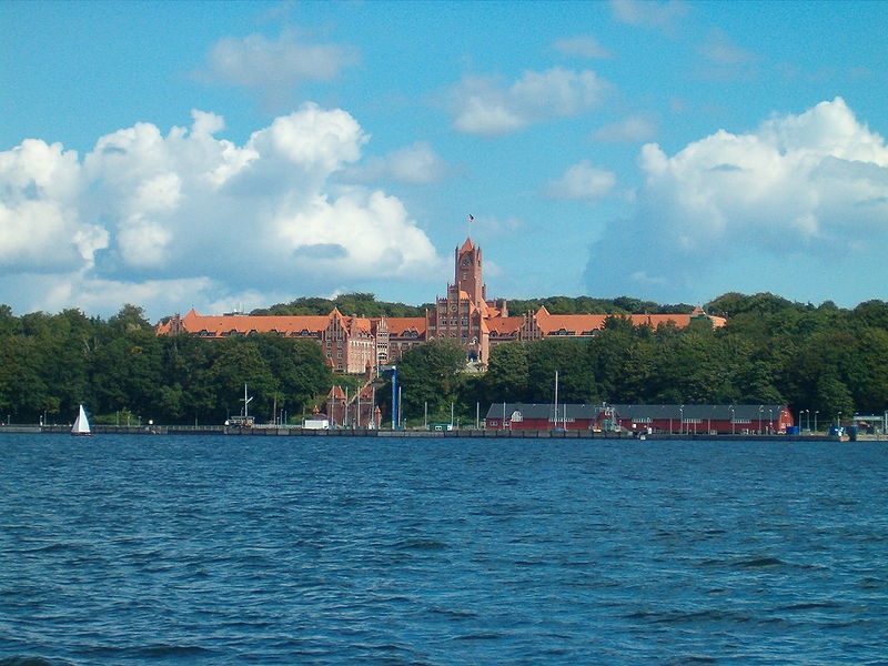 File:Marineschule Muerwik.jpg